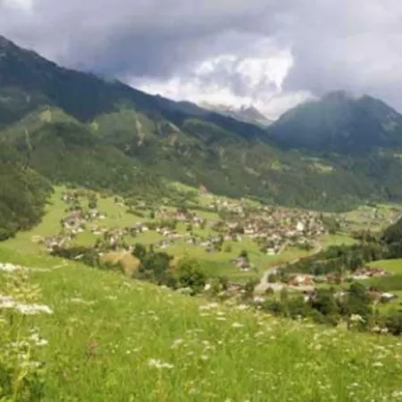 _nival_ _ Freistehendes Chalet Im